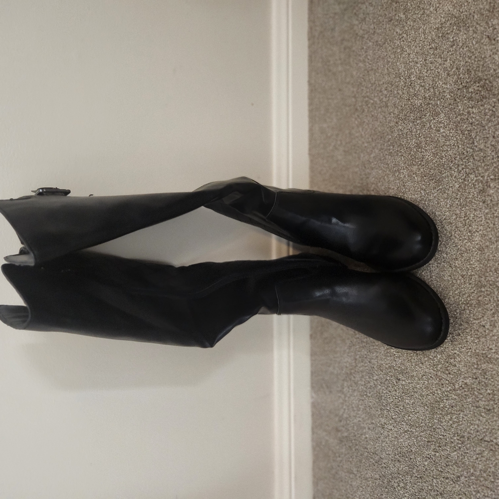 Women's Black Knee-High Boots